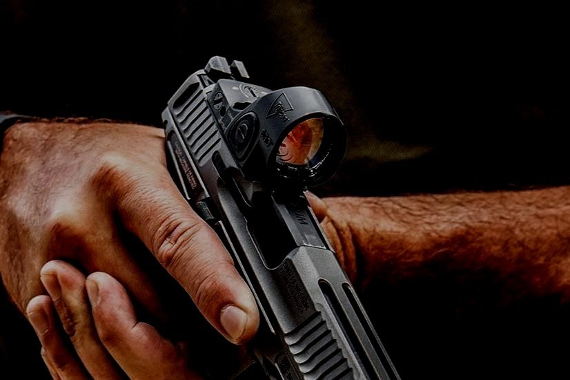 Proper pistol grip with EliteCCW